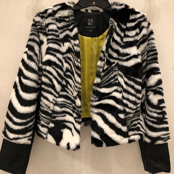 🗽NY & Co. 🙌🏼 Zebra🦓 faux fur PUjacket NWT 💯% - Picture 3 of 8